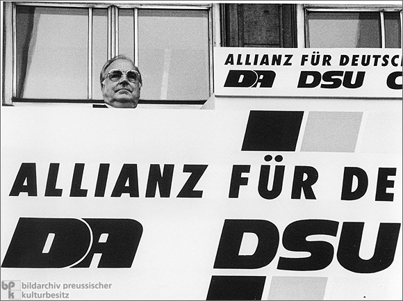 Helmut Kohl auf einer Wahlkampfveranstaltung der „Allianz für Deutschland” in Leipzig (März 1990)